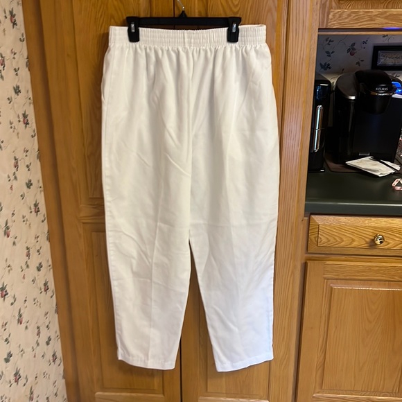 Women’s white XL uniform pants - Picture 2 of 3